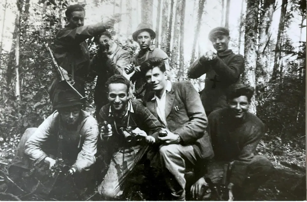 221-maquis-page-0001-baja-copia-scaled-e1728575841568-2048x1345